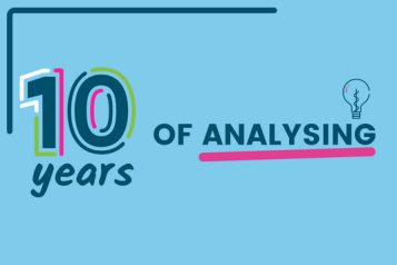 Text ID: 10 years of analysing. A small lightbulb hovers over the final word and it is underlined in pink. 