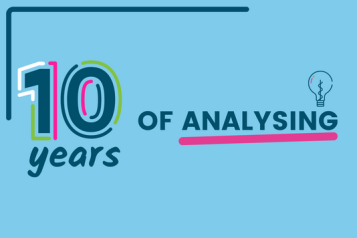 Text ID: 10 years of analysing. A small lightbulb hovers over the final word and it is underlined in pink.